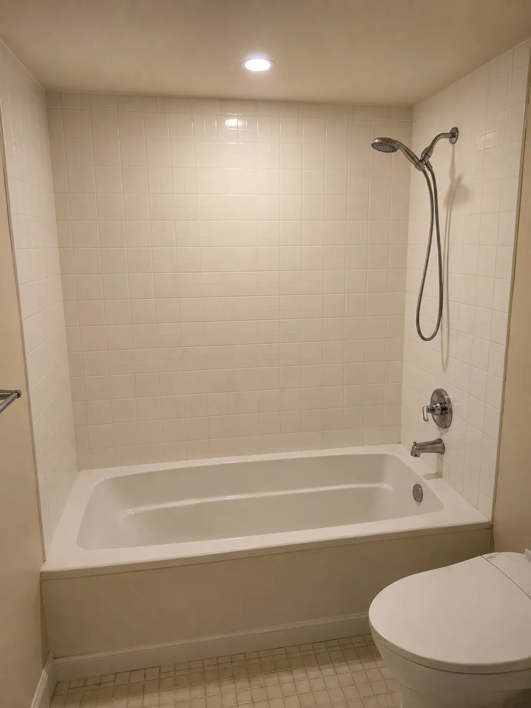Before — Tub & Surround Refresh in Barrhaven
